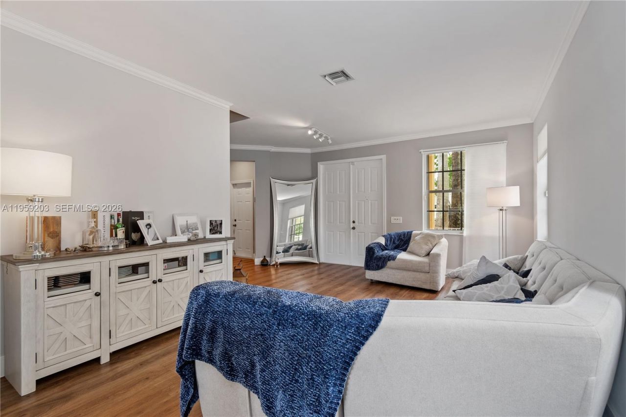 1095 Chenille Cir, Weston, FL 33327 Photo