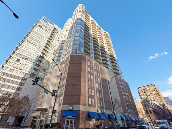 645 N Kingsbury Street, Unit 2003, Chicago, IL 60654