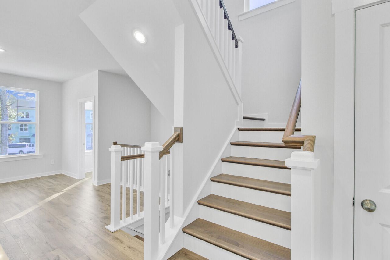 505 Caledon Court Photo 25