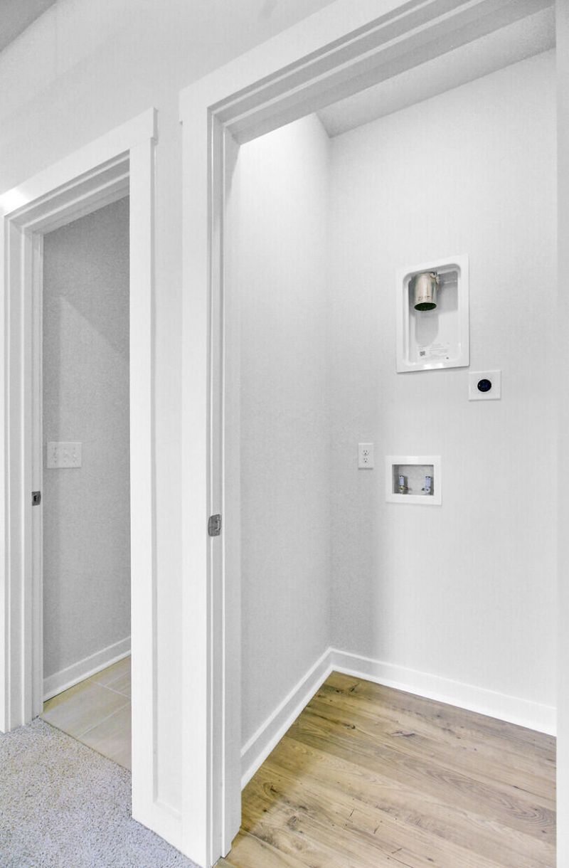 505 Caledon Court Photo 27