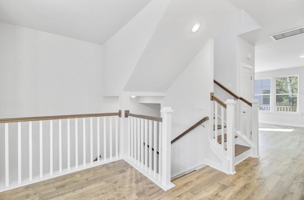 505 Caledon Court Photo 8