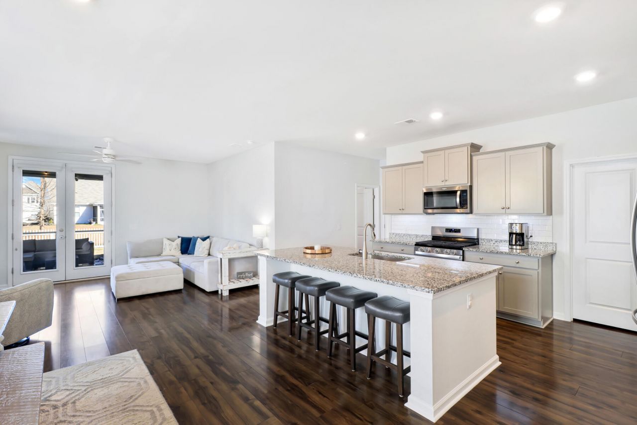 1048 Sago Palm Court Photo 10