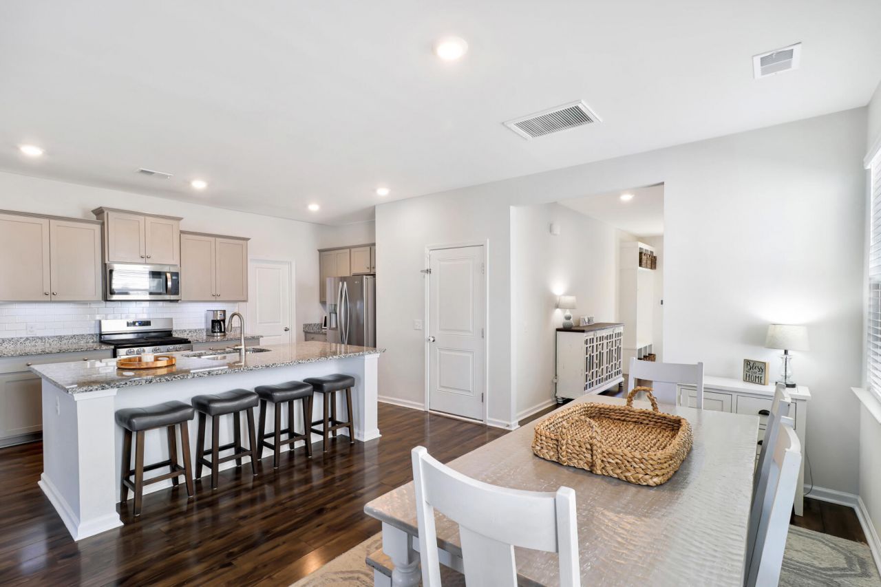 1048 Sago Palm Court Photo 12