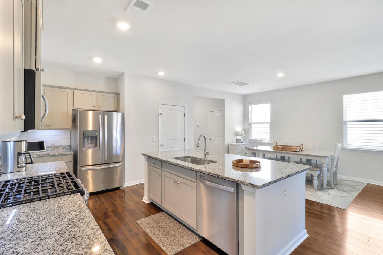 1048 Sago Palm Court Photo 13