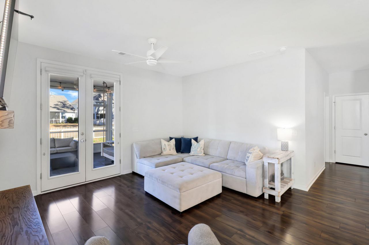 1048 Sago Palm Court Photo 16