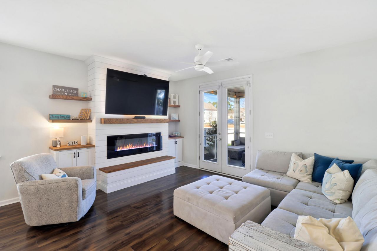 1048 Sago Palm Court Photo 17