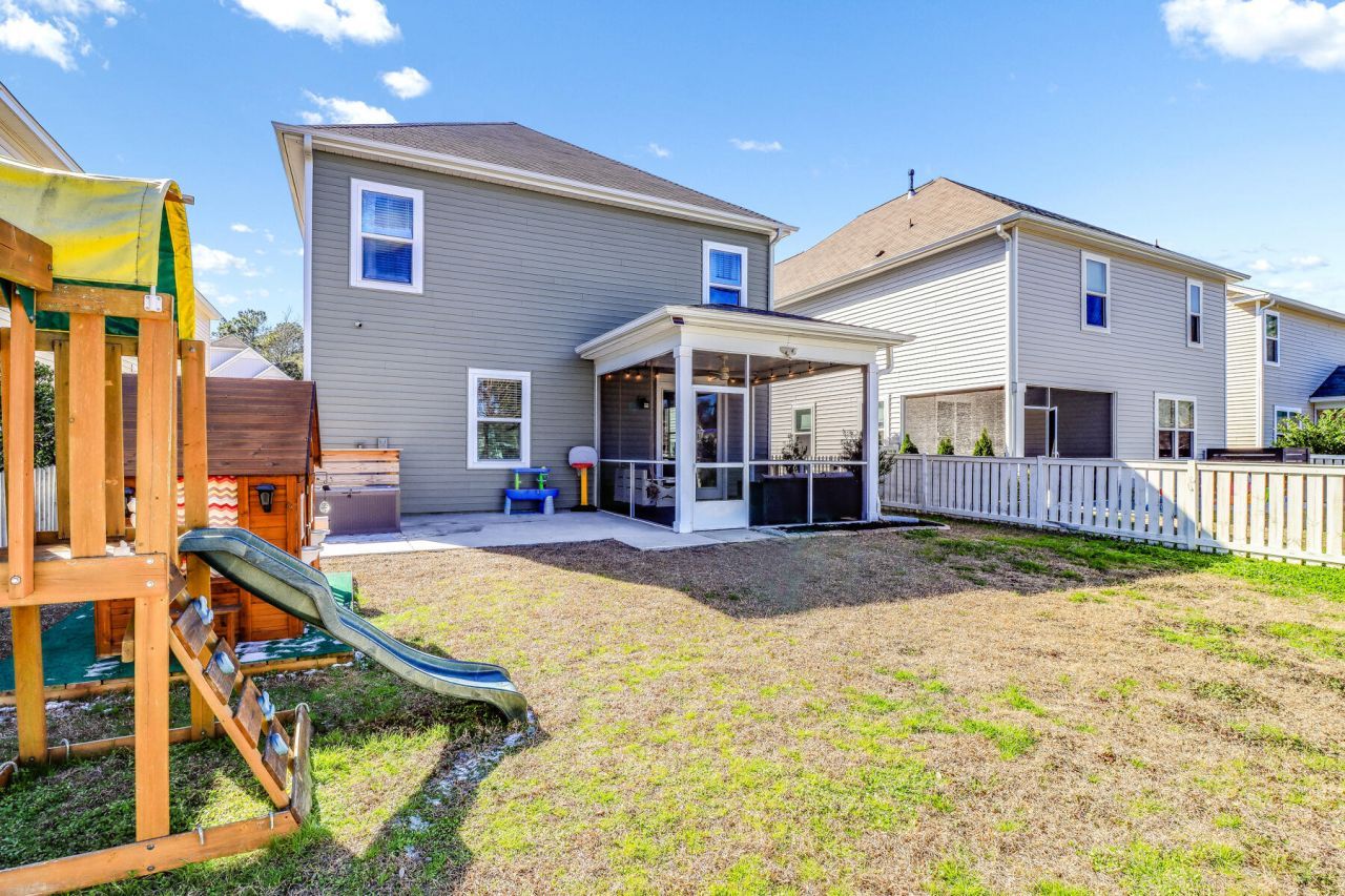 1048 Sago Palm Court Photo 4