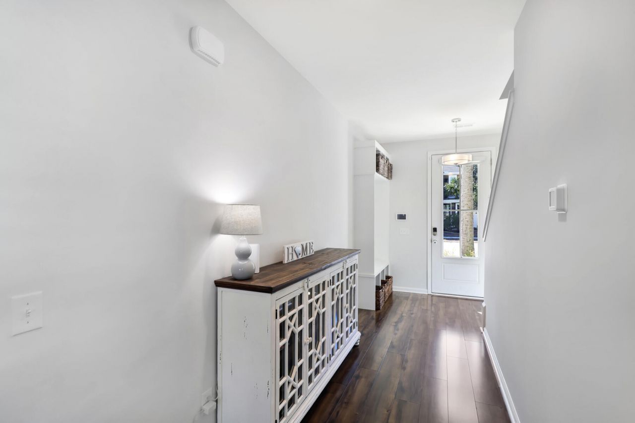 1048 Sago Palm Court Photo 9