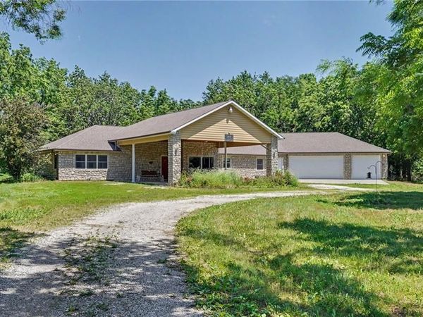 25303 NE 169 Highway, Garnett, KS 66032