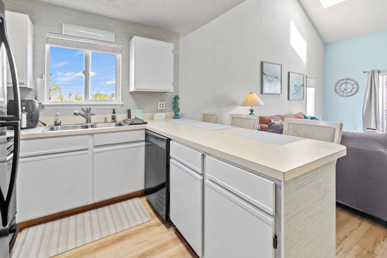 1890 Colony Dr. Photo 12