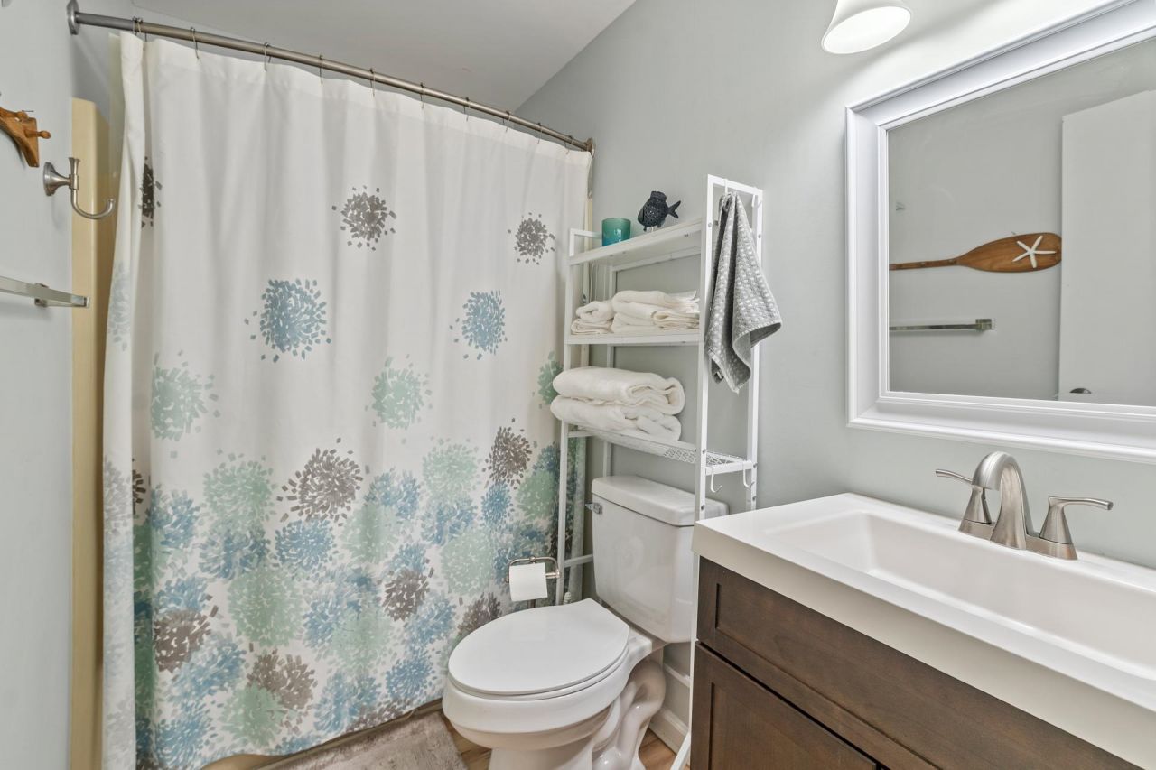 1890 Colony Dr. Photo 14