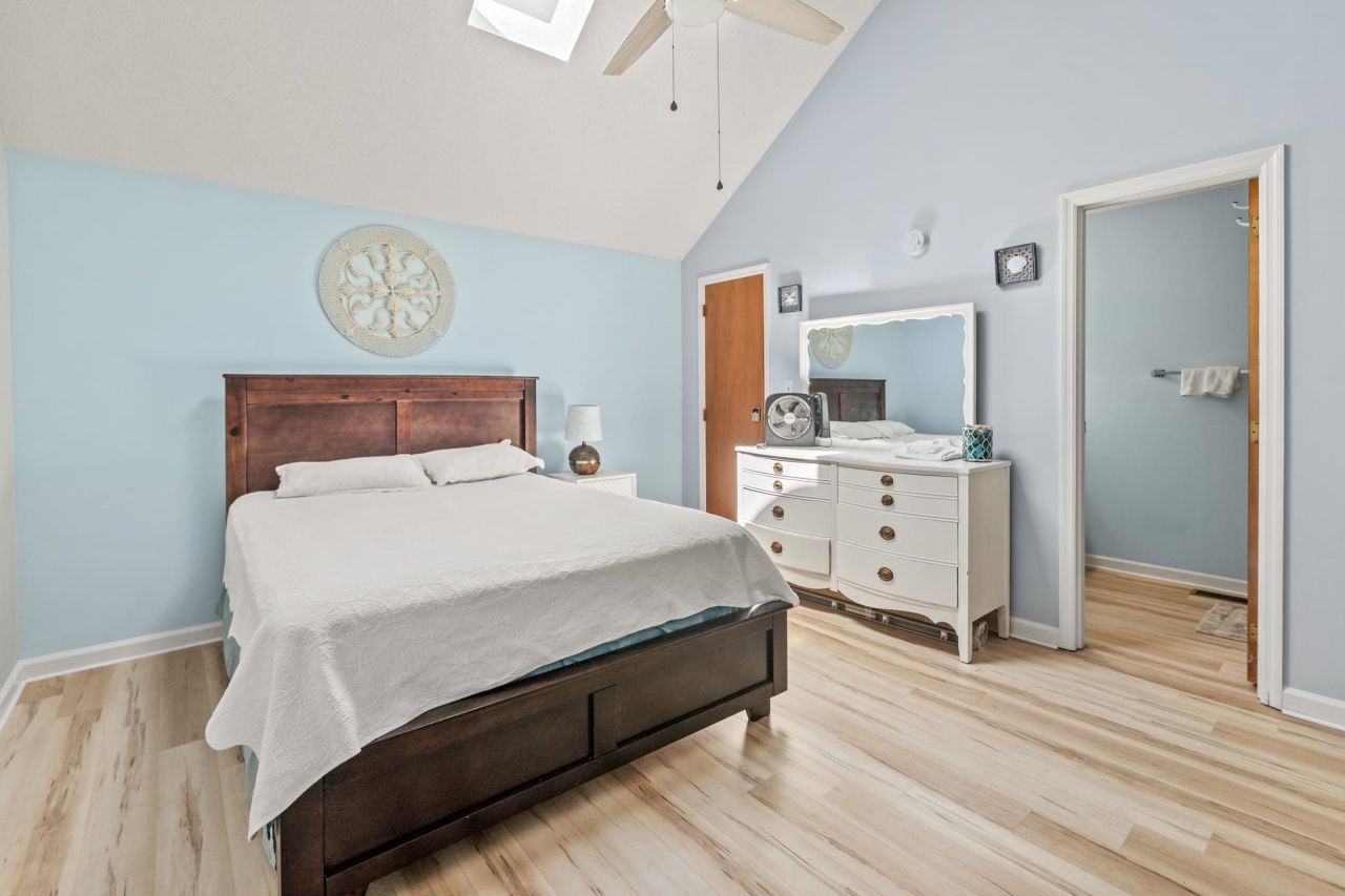 1890 Colony Dr. Photo 18