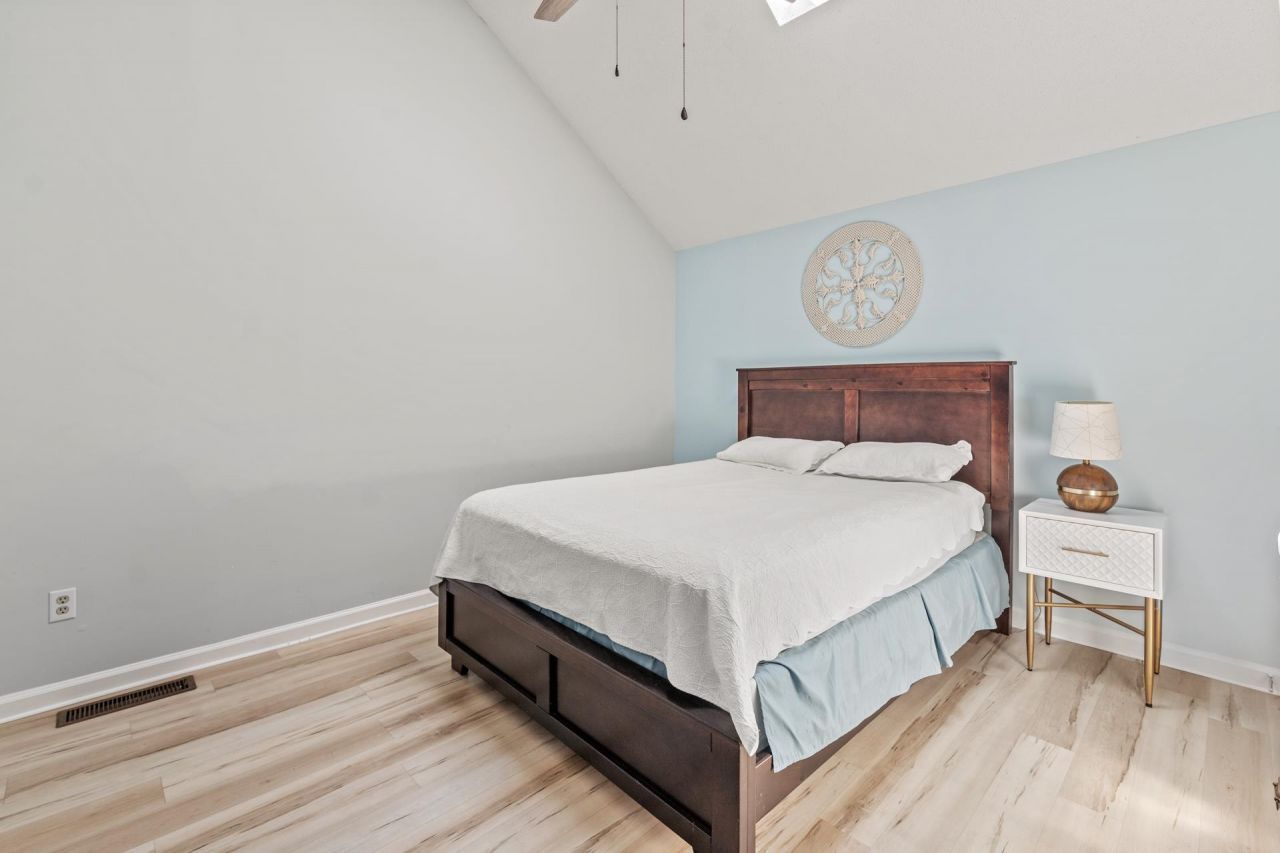 1890 Colony Dr. Photo 19