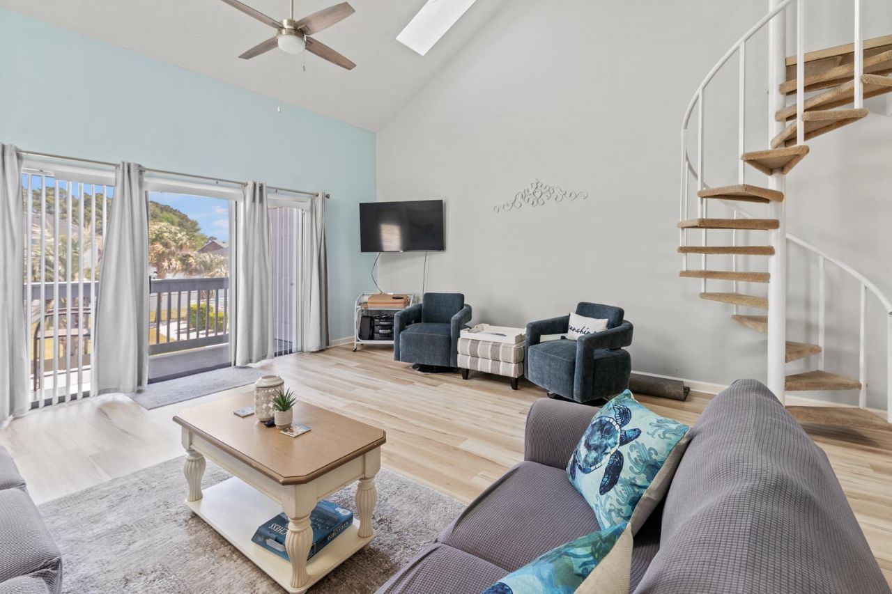 1890 Colony Dr. Photo 20