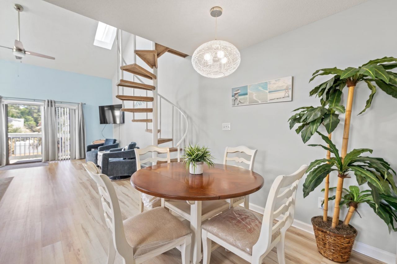 1890 Colony Dr. Photo 22