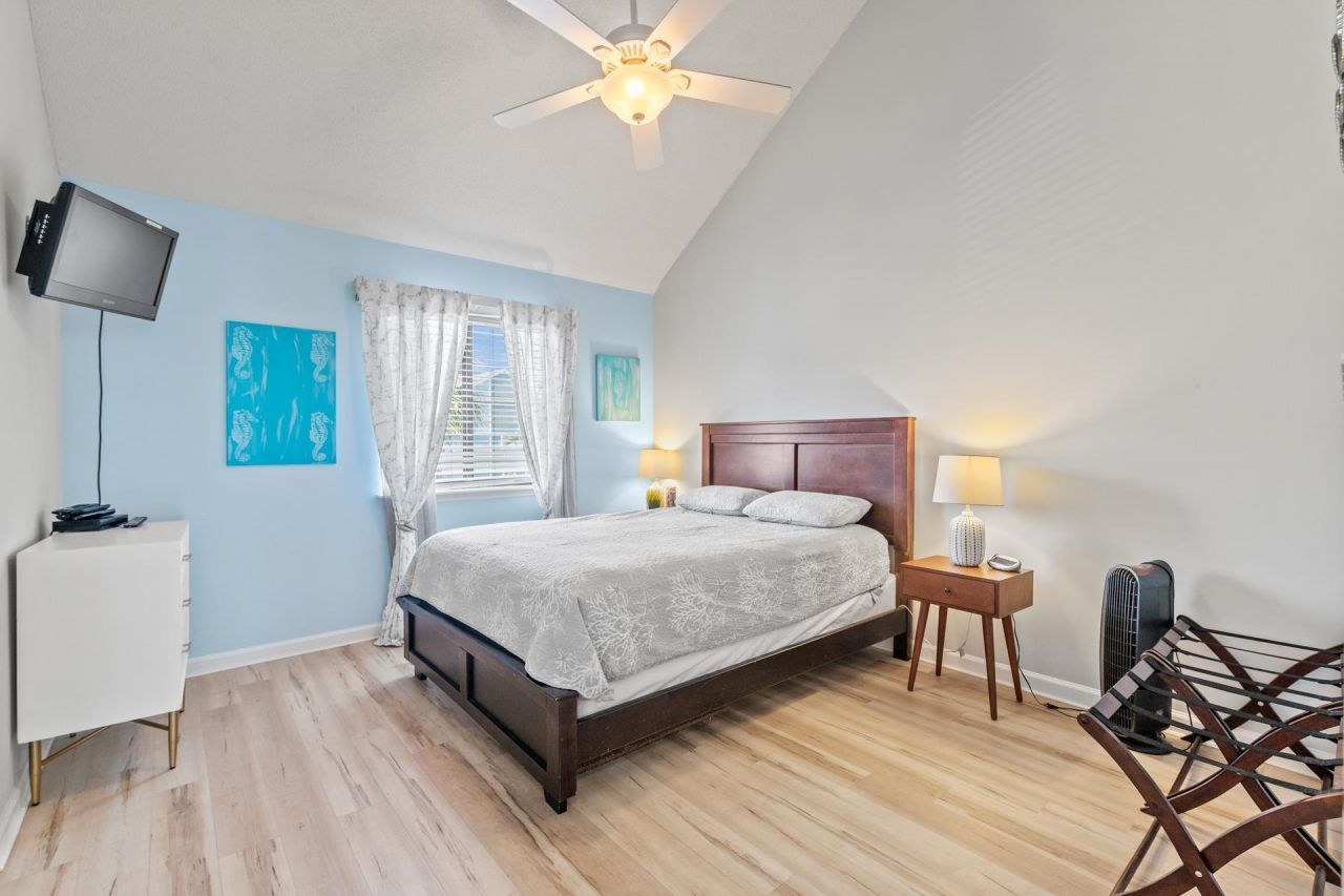 1890 Colony Dr. Photo 23