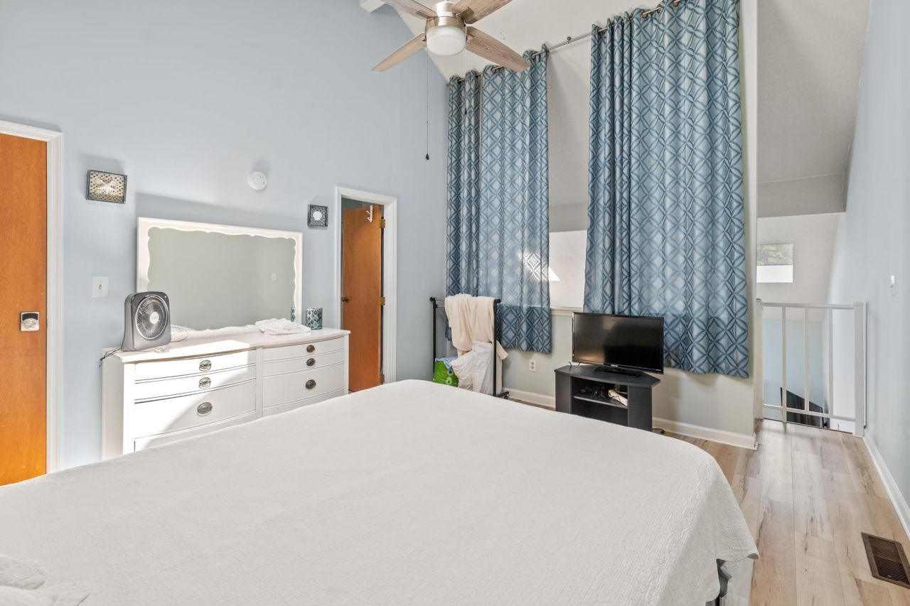 1890 Colony Dr. Photo 9