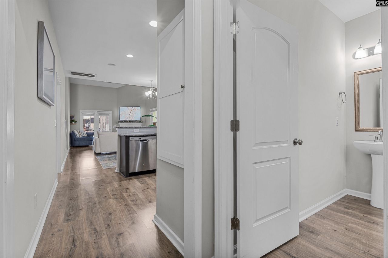 260 Liberty Ridge Drive Photo 9