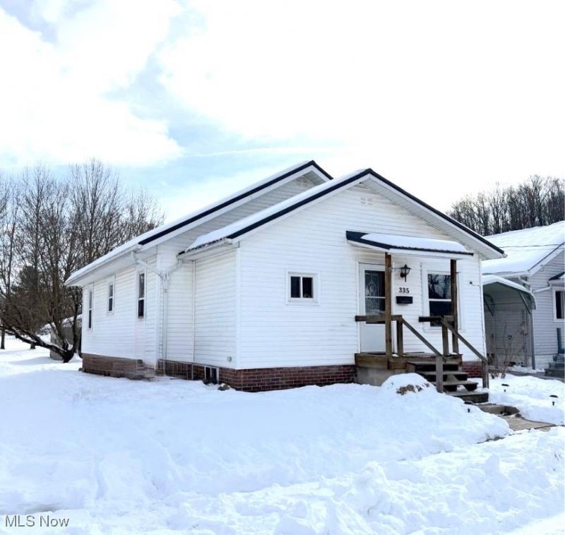 335 Packer Street, Uhrichsville, OH 44683 Main Photo