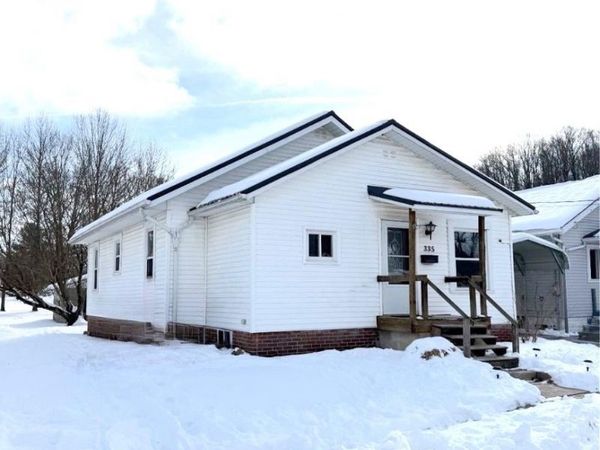 335 Packer Street, Uhrichsville, OH 44683
