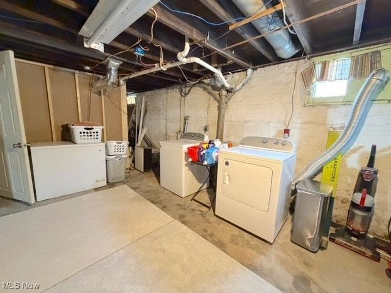 335 Packer Street, Uhrichsville, OH 44683 Photo 24