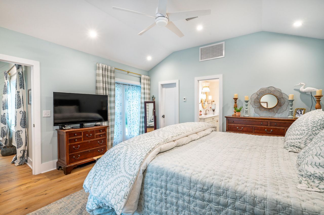 761 Atlantic Street Photo 23