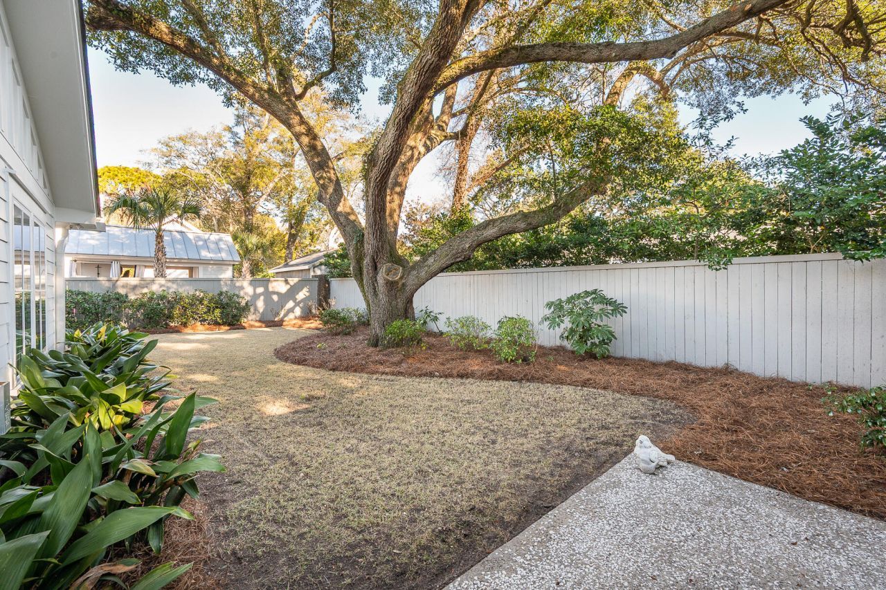 761 Atlantic Street Photo 44