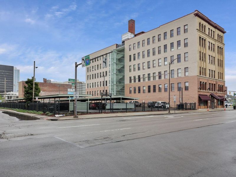 150 E Main Street, Unit 605, Columbus, OH 43215 Photo 32