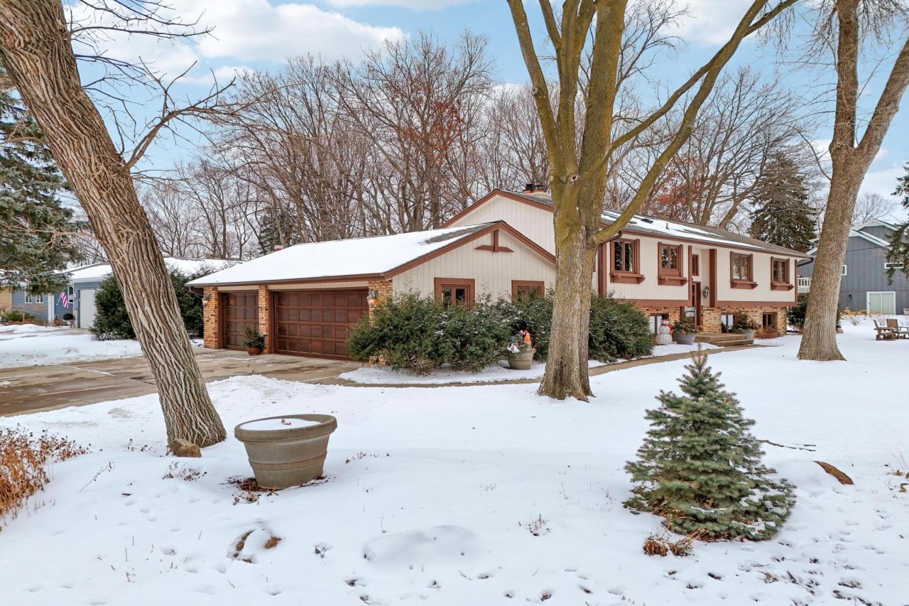 5335 Baywood Shores Drive, Mound, MN 55364 Main Photo