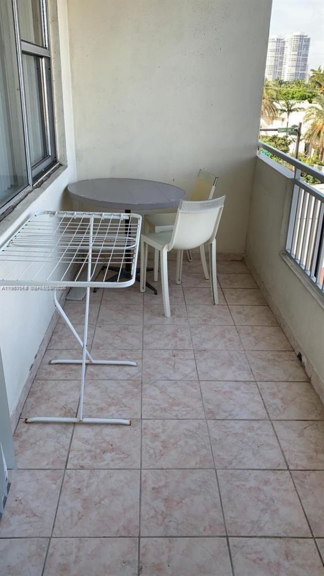 3180 S Ocean Dr, Unit 318, Hallandale Beach, FL 33009 Photo