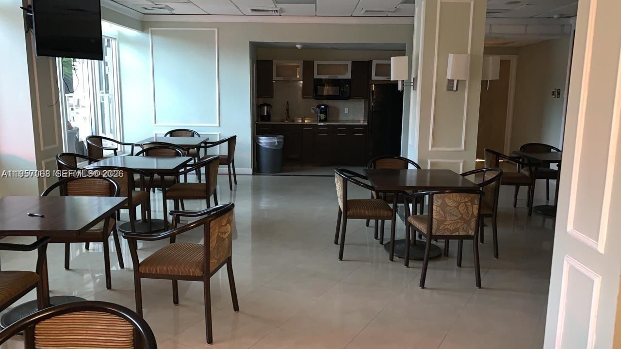 3180 S Ocean Dr, Unit 318, Hallandale Beach, FL 33009 Photo