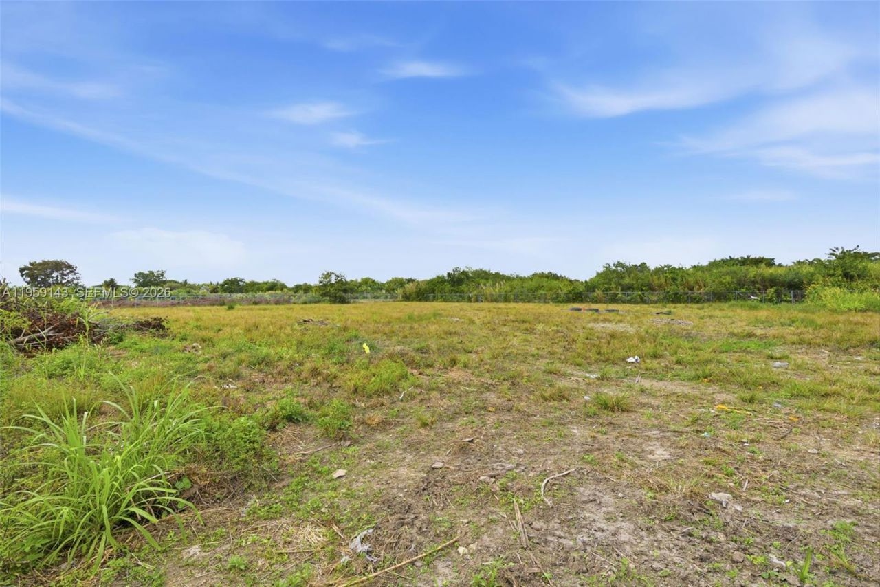 160xx SW 207th Ave, Miami, FL 33187 Photo