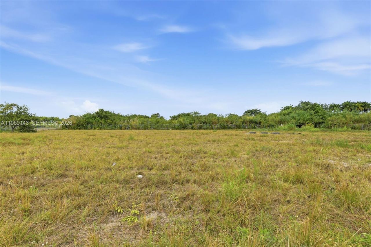 160xx SW 207th Ave, Miami, FL 33187 Photo