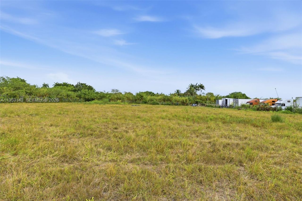 160xx SW 207th Ave, Miami, FL 33187 Photo