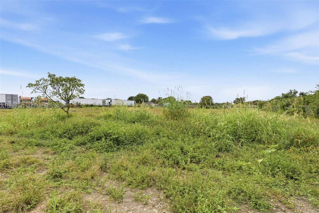 160xx SW 207th Ave, Miami, FL 33187 Photo