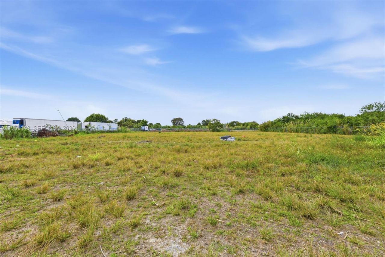 160xx SW 207th Ave, Miami, FL 33187 Photo