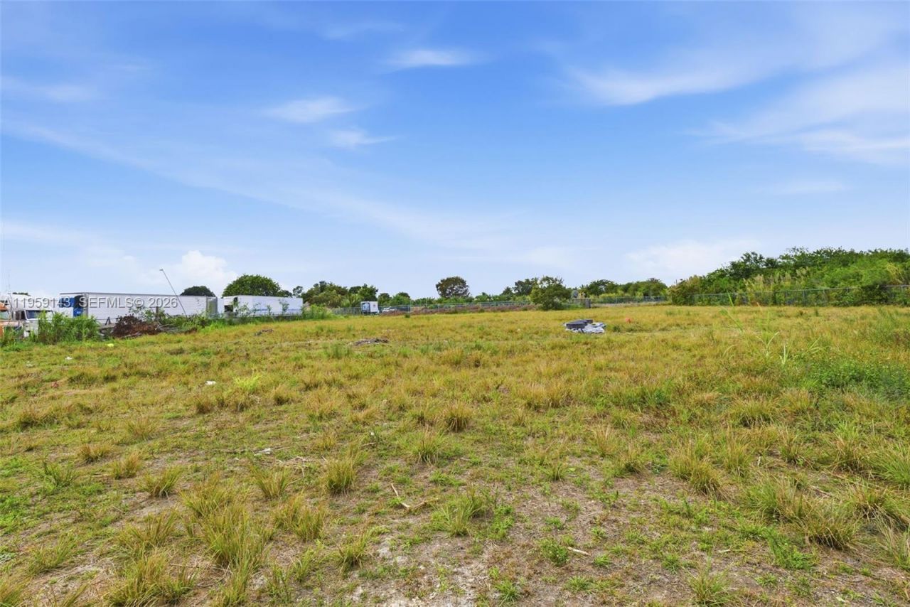 160xx SW 207th Ave, Miami, FL 33187 Photo