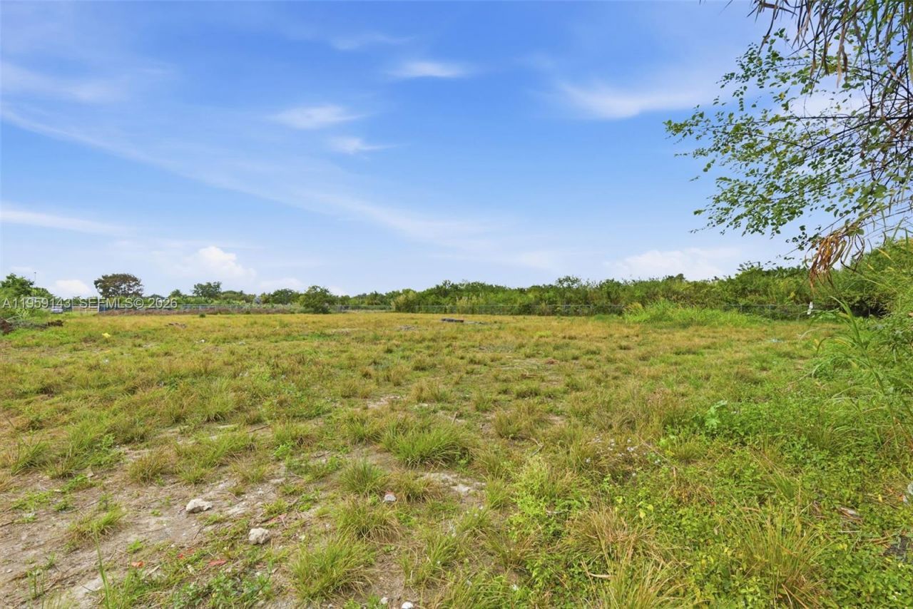 160xx SW 207th Ave, Miami, FL 33187 Photo