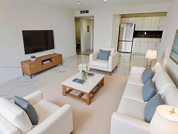 16850 S Glades Dr, Unit 4J, North Miami Beach, FL 33162