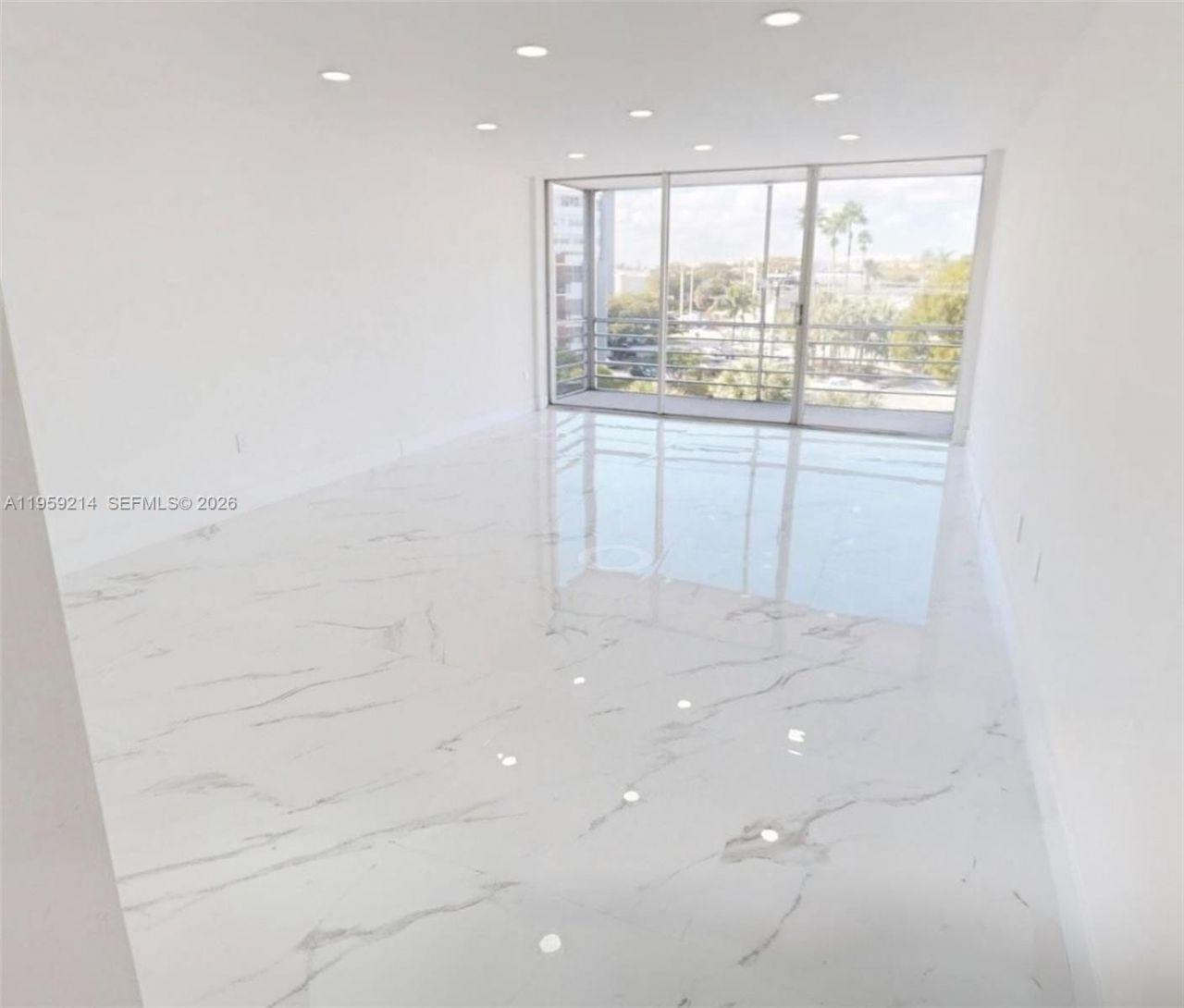 16850 S Glades Dr, Unit 4J, North Miami Beach, FL 33162 Photo