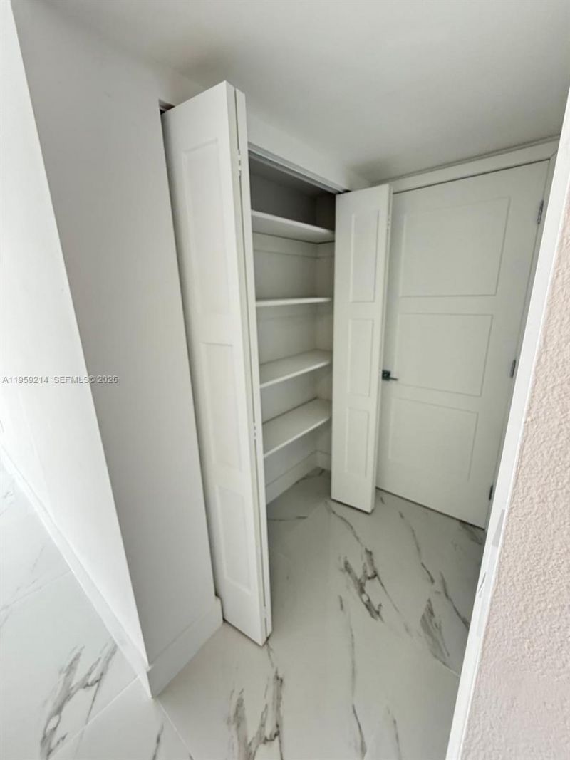 16850 S Glades Dr, Unit 4J, North Miami Beach, FL 33162 Photo