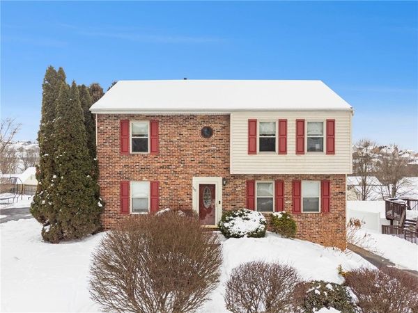 440 Shelbourne Dr, Plum, PA 15239