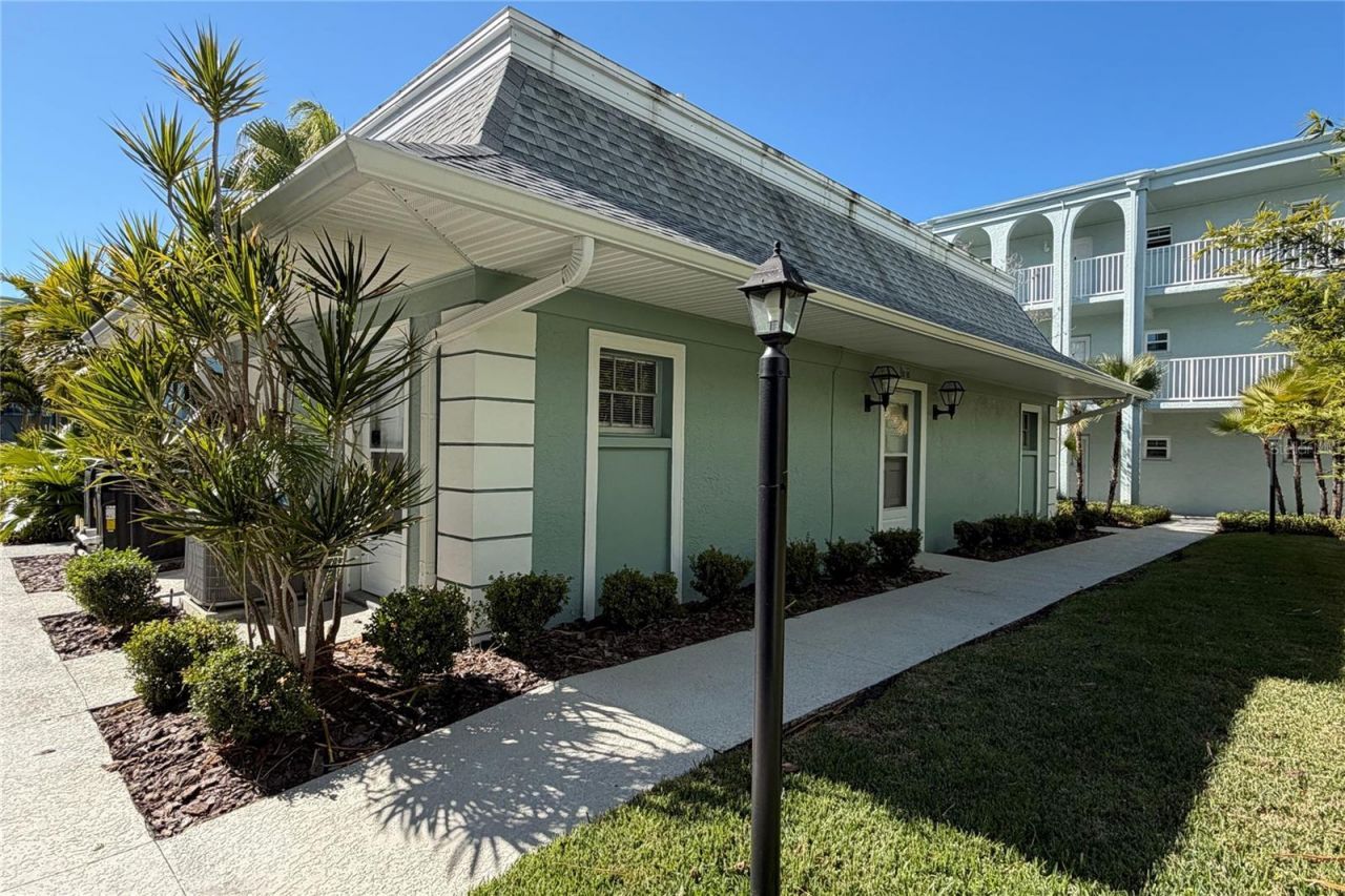 701 Poinsettia Road, Unit 340, Belleair, FL 33756 Photo