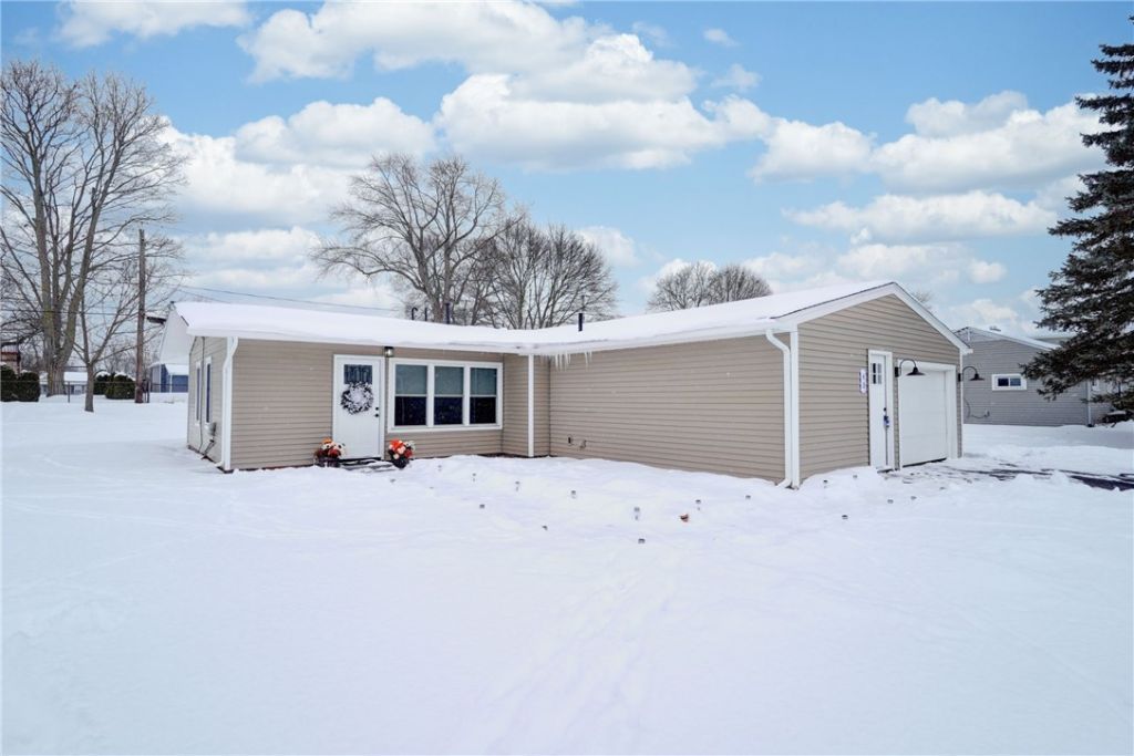 48 Coronet Road, Rochester, NY 14623 Main Photo