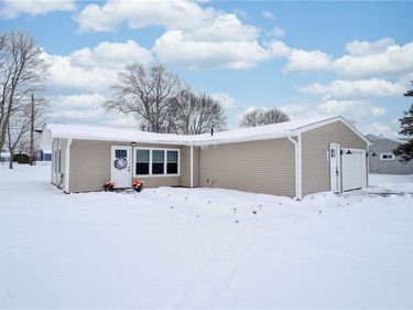 48 Coronet Road, Rochester, NY 14623