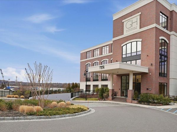 10 Shore Road , Unit 108, Glenwood Landing, NY 11547