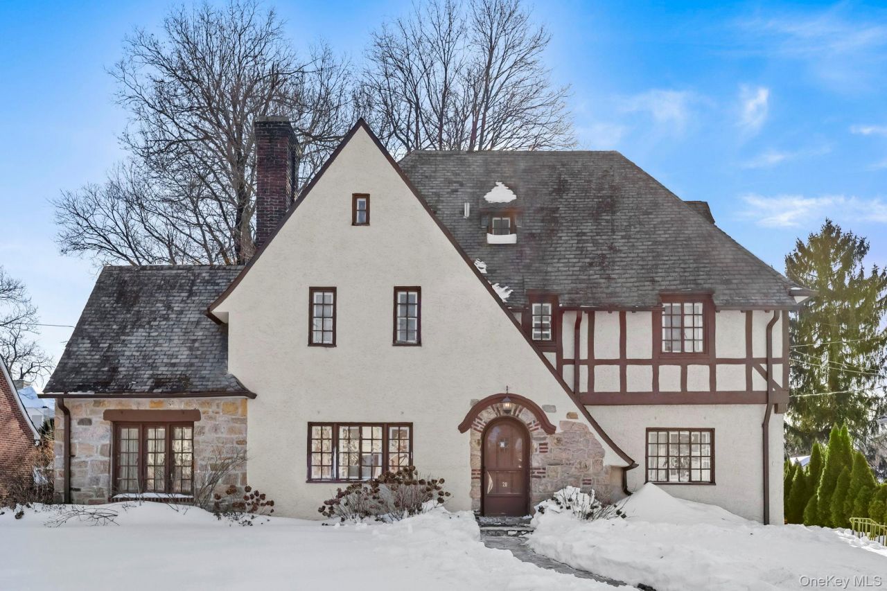 20 Lockwood Road, Scarsdale, NY 10583 Main Photo
