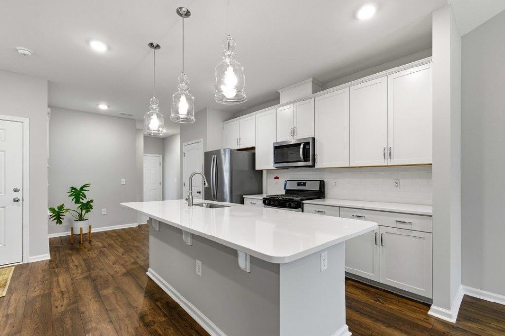 4032 Taranto Loop Photo 10