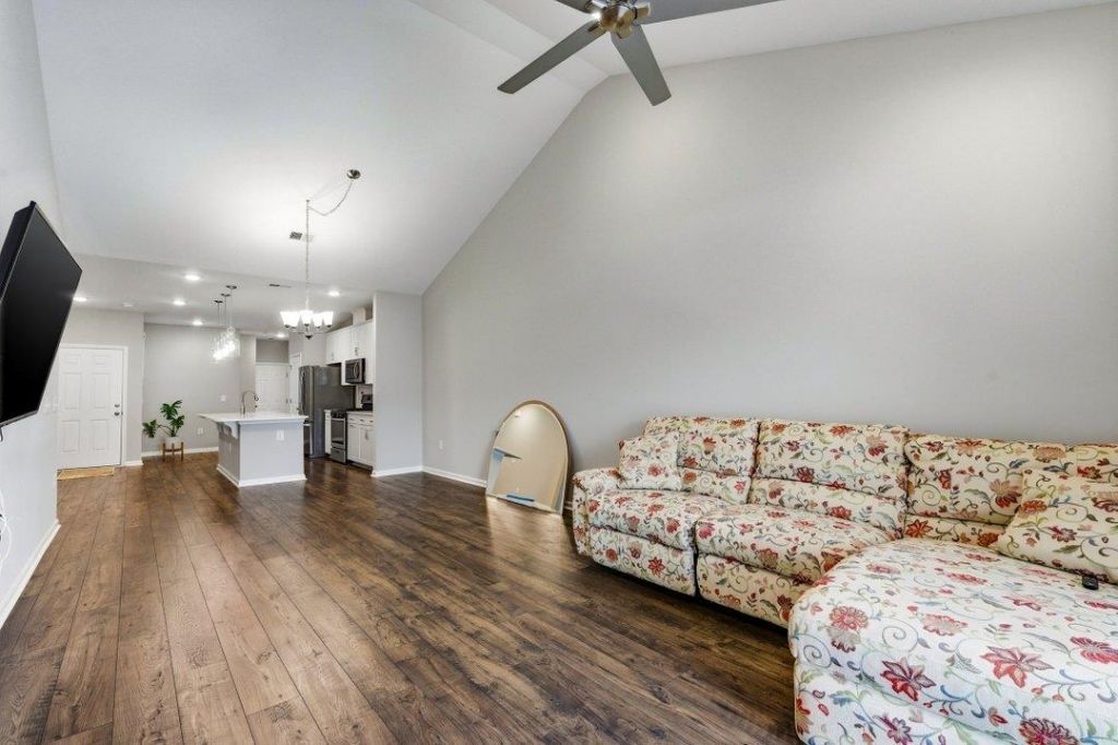 4032 Taranto Loop Photo 17