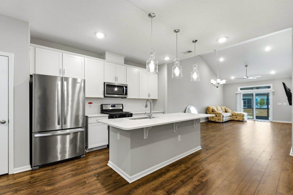 4032 Taranto Loop Photo 8